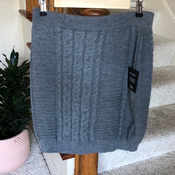 NWT (2) Lulus Gray Chunky Cable Knit Sweater Skirt Set XL - Picture 5 of 11